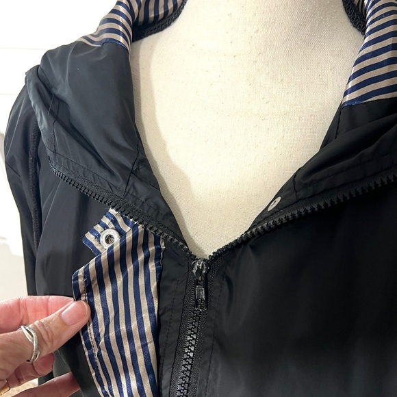 Women Black Rain Coat Jacket Size L Hooded Pockets Zip Snap Outdoor windbreaker - Picture 6 of 9